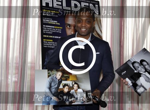 Ridderkerk 22 februari 2012
Presentatie Helden met op de cover Patrick Kluivert en Marianne Timmer. Het blad wordt gemaakt door Frits en barbara Barend. Bryan Roy
Peter Smulders bv