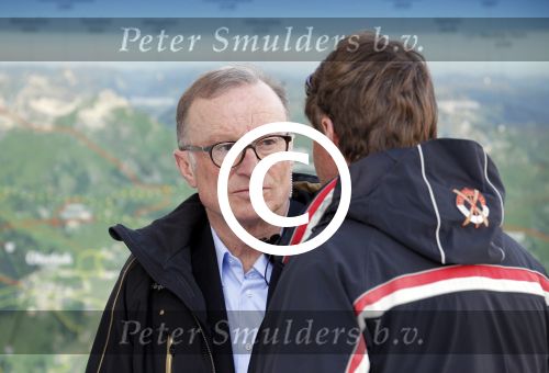 Innsbruck en Lech 18 februari 2012
Prins Friso ligt in het universitair ziekenhuis na zijn ongeluk met lawine in Lech.
Koningin Beatrix en zijn vrouw Prinses Mabel Wisse Smit zoeken hem op. burgemeester Ludwig Muxel
Peter Smulders bv