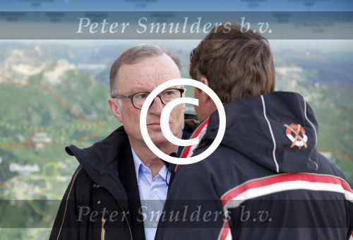 Innsbruck en Lech 18 februari 2012
Prins Friso ligt in het universitair ziekenhuis na zijn ongeluk met lawine in Lech.
Koningin Beatrix en zijn vrouw Prinses Mabel Wisse Smit zoeken hem op. burgemeester Ludwig Muxel
Peter Smulders bv