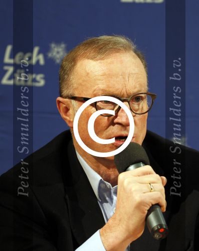 Innsbruck en Lech 18 februari 2012
Prins Friso ligt in het universitair ziekenhuis na zijn ongeluk met lawine in Lech.
Koningin Beatrix en zijn vrouw Prinses Mabel Wisse Smit zoeken hem op. burgemeester Ludwig Muxel
Peter Smulders bv