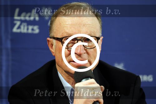 Innsbruck en Lech 18 februari 2012
Prins Friso ligt in het universitair ziekenhuis na zijn ongeluk met lawine in Lech.
Koningin Beatrix en zijn vrouw Prinses Mabel Wisse Smit zoeken hem op. burgemeester Ludwig Muxel
Peter Smulders bv