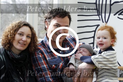 Haarlem 8 maart 2012
Caspar Burgi met zijn zoon Roque vrouw Barbara en dochter Eden in Haarlem.
Peter Smulders