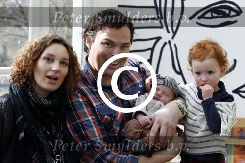 Haarlem 8 maart 2012
Caspar Burgi met zijn zoon Roque vrouw Barbara en dochter Eden in Haarlem.
Peter Smulders