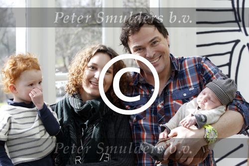 Haarlem 8 maart 2012
Caspar Burgi met zijn zoon Roque vrouw Barbara en dochter Eden in Haarlem.
Peter Smulders