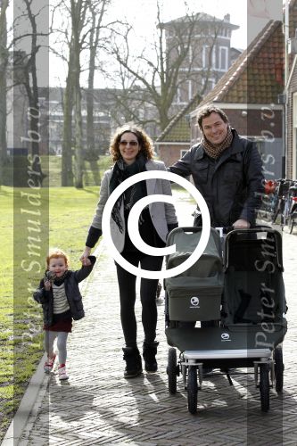 Haarlem 8 maart 2012
Caspar Burgi met zijn zoon Roque vrouw Barbara en dochter Eden in Haarlem.
Peter Smulders