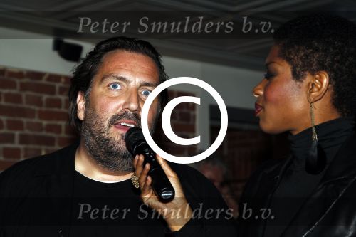 Amsterdam 1 februari 2012
Prsentatie van de nieuw LG Prada telefoon bij Bocinq. Casper Reijnders met Sylvana Simons
Peter Smulders bv
