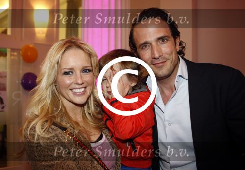 Amsterdam 14 maart 2012
Mama van het jaar verkiezing bij artis. Chantal Janzen met zoon en vriend Marco
Peter Smulders bv