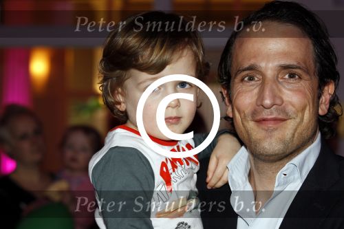 Amsterdam 14 maart 2012
Mama van het jaar verkiezing bij artis. Vriend Chantal janzen Marco met zoon
Peter Smulders bv
