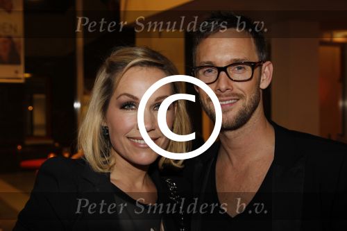 Hoofddorp 6 februari 2012
Premiere eten met vrienden met oa Rick Engelkes Lone v Roosendaal Miryanna v Reeden en Kees Boot in de schouwburg van Hoofddorp. Tanja Jess en Charly Luske
Peter Smulders bv