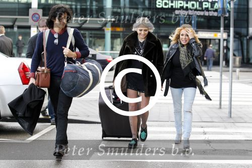 Schiphol 16 februari 2012
Patricia Paay en Nicky v Dam halen Christina Curry en haar vriend op op schiphol.
Peter Smulders bv