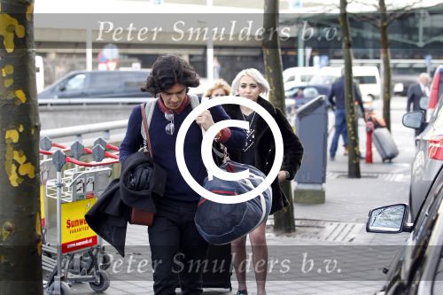 Schiphol 16 februari 2012
Patricia Paay en Nicky v Dam halen Christina Curry en haar vriend op op schiphol.
Peter Smulders bv