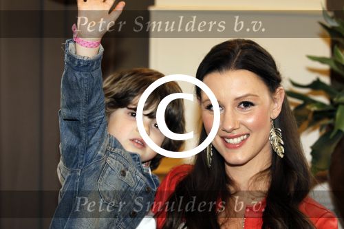 Amsterdam 14 maart 2012
Mama van het jaar verkiezing bij artis. danielle v Aalderen met zoon Willem
Peter Smulders bv