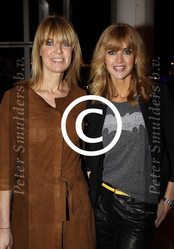 Amsterdam 10 maart 2012
Modeshow Mart Visser in het hilton hotel. daphne Deckers met een vriendin
Peter Smulders bv