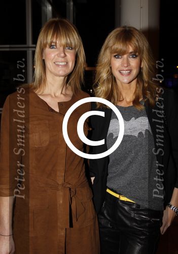 Amsterdam 10 maart 2012
Modeshow Mart Visser in het hilton hotel. daphne Deckers met een vriendin
Peter Smulders bv