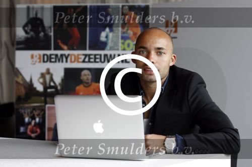 Amsterdam 23 februari 2012
Presentatie web site Demy de Zeeuw in het fashion hotel.
Peter Smulders bv