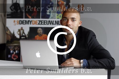 Amsterdam 23 februari 2012
Presentatie web site Demy de Zeeuw in het fashion hotel.
Peter Smulders bv