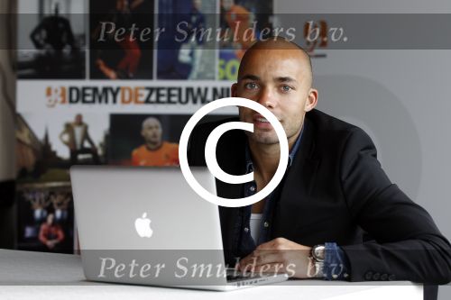 Amsterdam 23 februari 2012
Presentatie web site Demy de Zeeuw in het fashion hotel.
Peter Smulders bv
