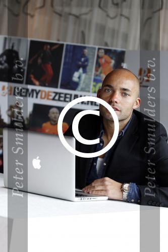 Amsterdam 23 februari 2012
Presentatie web site Demy de Zeeuw in het fashion hotel.
Peter Smulders bv