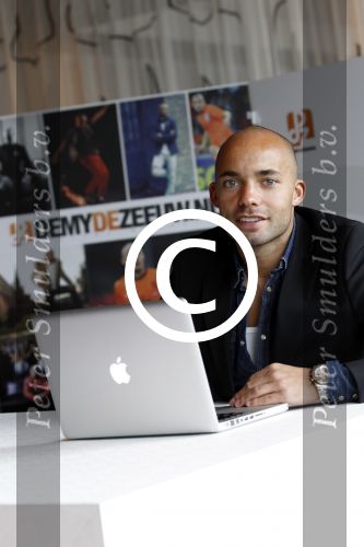 Amsterdam 23 februari 2012
Presentatie web site Demy de Zeeuw in het fashion hotel.
Peter Smulders bv