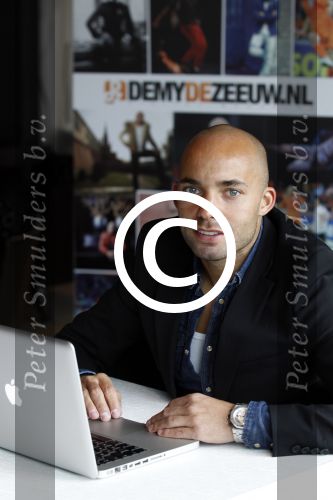 Amsterdam 23 februari 2012
Presentatie web site Demy de Zeeuw in het fashion hotel.
Peter Smulders bv
