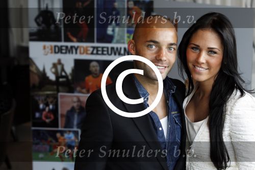 Amsterdam 23 februari 2012
Presentatie web site Demy de Zeeuw in het fashion hotel. Demy met vriendin
Peter Smulders bv