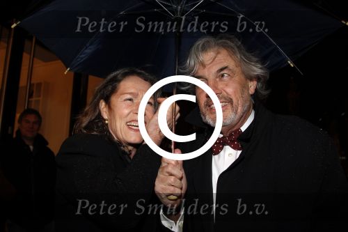 Amsterdam 22 februari 2012
Premiere Taped in Tuschinski Amsterdam. Derek de Lint met vrouw onder paraplu
Peter Smulders bv