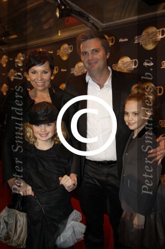 Amsterdam 17 februari 2012
Premiere Saturday night fever in Carre.
Dyanne Beekman met Frans ten Berge en kinderen
Peter Smulders bv