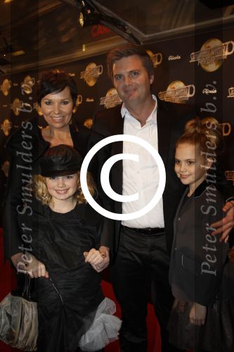 Amsterdam 17 februari 2012
Premiere Saturday night fever in Carre.
Dyanne Beekman met Frans ten Berge en kinderen
Peter Smulders bv