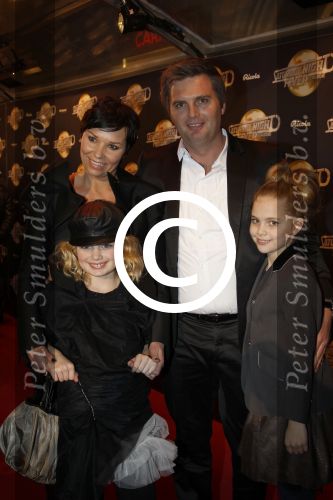 Amsterdam 17 februari 2012
Premiere Saturday night fever in Carre.
Dyanne Beekman met Frans ten Berge en kinderen
Peter Smulders bv