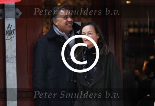 Amsterdam 3 maart 2012
Ed Nijpels met zijn vrouw op de cornelis schuytstraat.
Peter Smulders bv