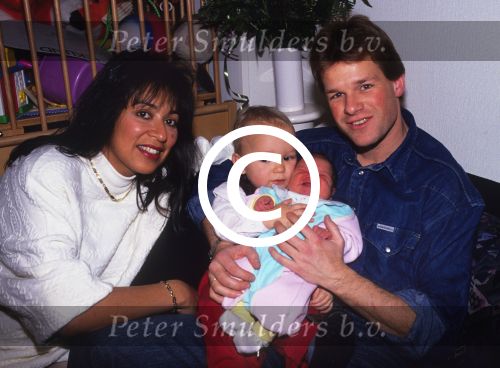 Veldhoven, 15 December 1991
Erwin Koeman samen met zijn vrouw Emmy Koeman, Len Koeman en Wendy Koeman
Foto Peter Smulders BV