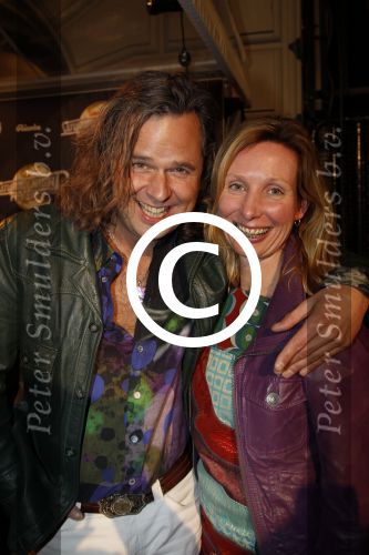 Amsterdam 17 februari 2012
Premiere Saturday night fever in Carre.
Erwin Nyhoff met zijn partner
Peter Smulders bv