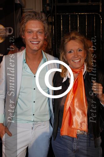 Amsterdam 17 februari 2012
Premiere Saturday night fever in Carre.
Ferry Doedens met zijn moeder
Peter Smulders bv