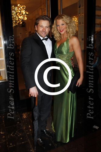 Amsterdam 13 februari 2012
Premiere Zombibi in Tuschinski. Ferry Somogyi met vriendin
Peter Smulders bv