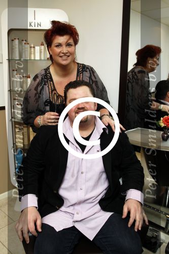 Tiel 12 februari 2012
Marloes Duijts de vrouw van Frans Duijts opent haar kapsalon .
Peter Smulders bv