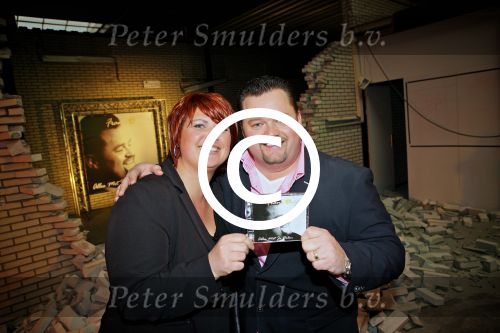 De Meern, 2 Maart 2012
Frans Duijts presentatie van zijn nieuwe CD, Alles moet je delen
Frans met zijn vrouw Marloes duijts en zijn nieuwe CD
Foto Peter Smulders BV