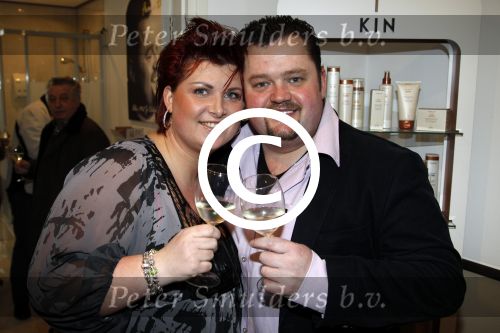 Tiel 12 februari 2012
Marloes Duijts de vrouw van Frans Duijts opent haar kapsalon .
Peter Smulders bv
