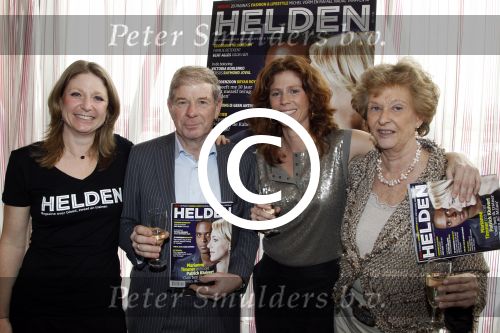 Ridderkerk 22 februari 2012
Presentatie Helden met op de cover Patrick Kluivert en Marianne Timmer. Het blad wordt gemaakt door Frits en barbara Barend. Frits met vrouw en dochters
Peter Smulders bv
