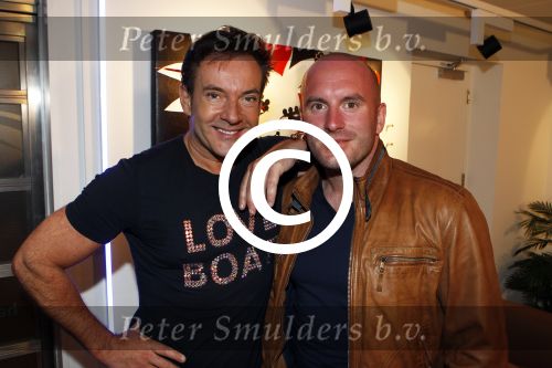 Amsterdam 14 maart 2012
Dean Saunders en Gerard Joling bij bedrijf waar ze haren implanteren.
Peter Smulders bv