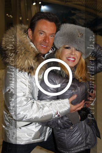 Velsen 31 januari 2012
Gerard Joling en Patricia Paay presenteren cover 100% NL in snowworld.
Peter Smulders bv