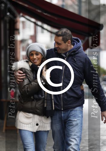 Amsterdam 9 februari 2012
Glennis Grace met vriend Moos aan het winkelen.
Peter Smulders bv