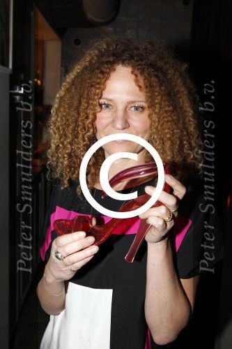 Amsterdam 1 februari 2012
Prsentatie van de nieuw LG Prada telefoon bij Bocinq. Hadassah de Boer met haar internationale prijs
Peter Smulders bv