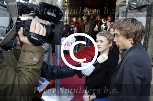 Amsterdam 4 februari 2012
Premiere achtste groepers huilen niet in Tuschinski. Nils Verkooijen met Hanna Obbeek
Peter Smulders bv