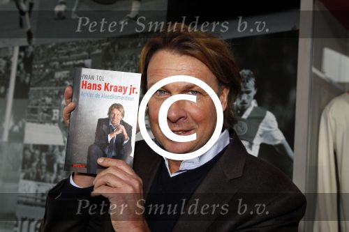 Amsterdam 14 februari 2012
Hans Kraay met zijn vrouw Sophie en schrijver Iwan Tol bij presentatie boek bij ajax op de toekomst.
Peter Smulders bv