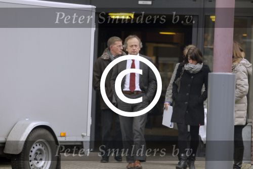 Made, 16 Februari 2012
Minister van Landbouw Henk Bleker (58 jaar) samen met zijn vriendin, Barbara Rijlaarsdam (26 jaar), journaliste bij het NRC nadat ze samen met de moeder van Barbara op bezoek zijn geweest bij de oma van Barbara.
Foto Peter Smulders BV