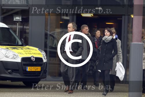 Made, 16 Februari 2012
Minister van Landbouw Henk Bleker (58 jaar) samen met zijn vriendin, Barbara Rijlaarsdam (26 jaar), journaliste bij het NRC nadat ze samen met de moeder van Barbara op bezoek zijn geweest bij de oma van Barbara.
Foto Peter Smulders BV