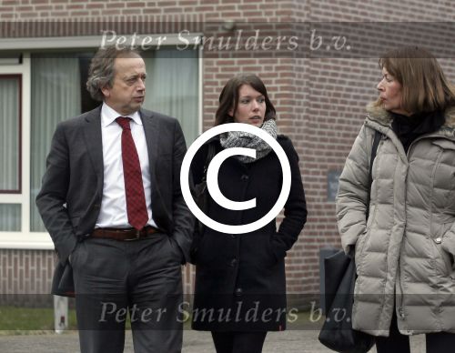 Made, 16 Februari 2012
Minister van Landbouw Henk Bleker (58 jaar) samen met zijn vriendin, Barbara Rijlaarsdam (26 jaar), journaliste bij het NRC nadat ze samen met de moeder van Barbara op bezoek zijn geweest bij de oma van Barbara.
Foto Peter Smulders BV