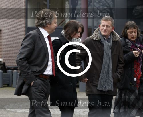 Made, 16 Februari 2012
Minister van Landbouw Henk Bleker (58 jaar) samen met zijn vriendin, Barbara Rijlaarsdam (26 jaar), journaliste bij het NRC nadat ze samen met de moeder van Barbara op bezoek zijn geweest bij de oma van Barbara.
Foto Peter Smulders BV
