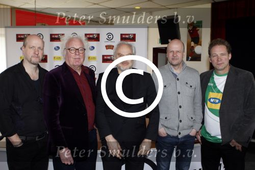 Amsterdam 13 maart 2012
Presentatie Hi Ha hondenlul met oa Henk Spaan Frans v Deursen Diederik v Vleuten Nico Dijkshoorn Kees v Nieuwkerk Erik v Muiswinkel en Teddy Cherim.
Peter Smulders bv