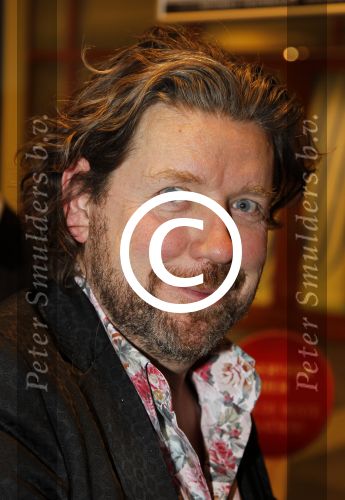 Hoofddorp 6 februari 2012
Premiere eten met vrienden met oa Rick Engelkes Lone v Roosendaal Miryanna v Reeden en Kees Boot in de schouwburg van Hoofddorp. Henkjan Smits met vrouw
Peter Smulders bv